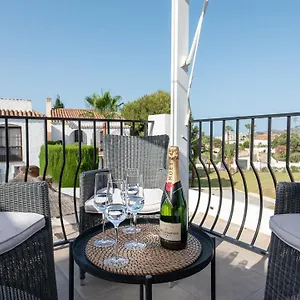 villa-pauline.hotelsinnerja.org/